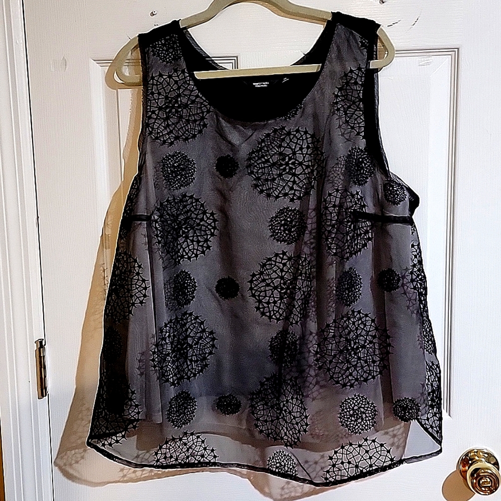 Vera Wang top